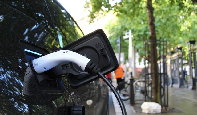 Uber expande o uso de carros elétricos nos EUA