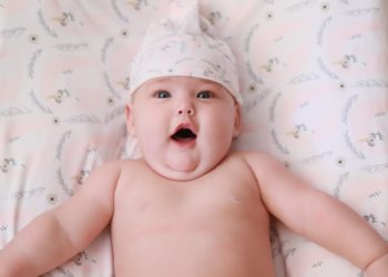 Brinquedos para bebês de 2 meses