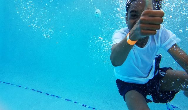 Brincadeiras e atividades no verão para crianças de 6 a 9 anos