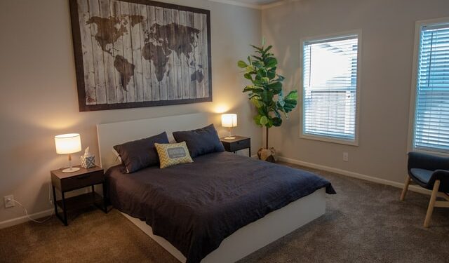 Quadros na decoração do quarto