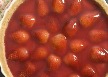 Torta Espelhada de morango (liquidificador)
