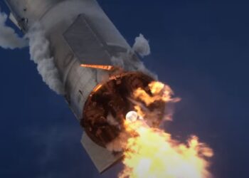 SpaceX: Foguete explode após sucesso no pouso (03/03/2021)