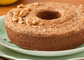 Receita de Bolo de Banana com Farelo de Aveia (Sem Glúten)