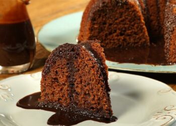 Receita de Bolo de Chocolate com Iorgute e Aveia