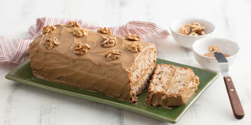 Receita de Bolo de Nozes com creme de café e canela