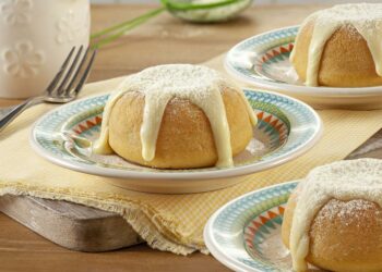 Receita de Mini Bolo Vulcão de Leite Ninho
