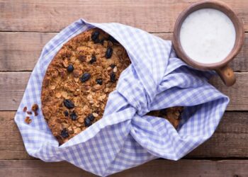 Receita de Bolo de Banana e Uva-passa (liquidificador)