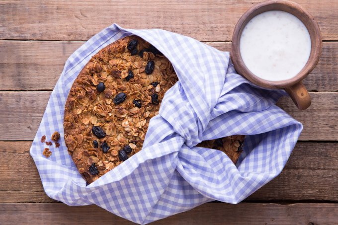 Receita de Bolo de Banana e Uva-passa (liquidificador)