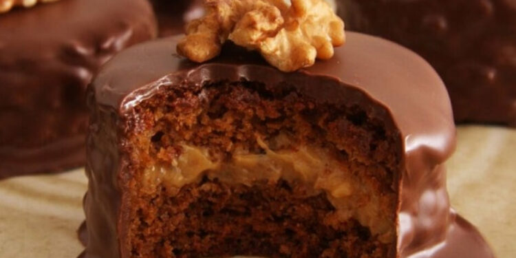 Receita de Pão de Mel Recheado.