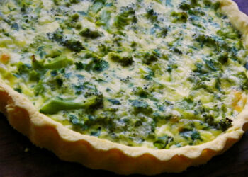 Receita de Quiche de Brócolis e Queijo branco.