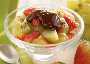 Receita de Taça de Frutas com ganache.