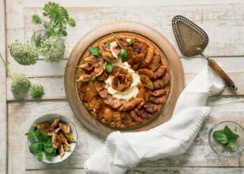 Receita de Torta de Chocolate Branco com Frutas