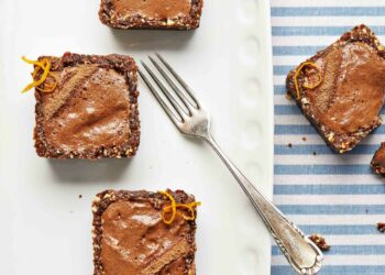 Receita de Tortinhas de Frutas Secas com Mousse de Cacau