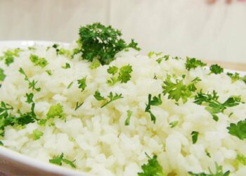 Receita de Arroz de coco com Cebolinha e Gergelim
