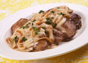 Receita de Bife ao Molho Acebolado.