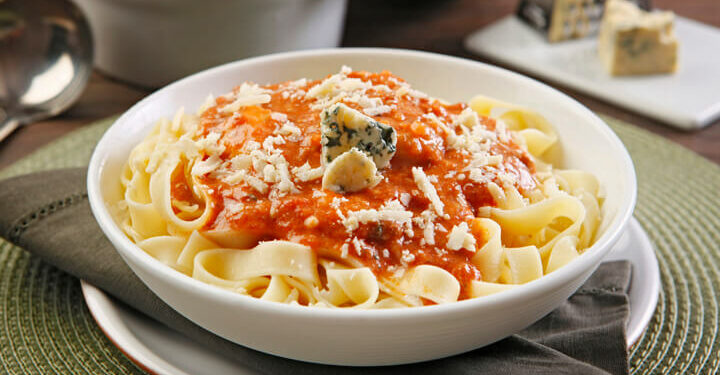 Receita de Fetucinni a bolonhesa de Gorgonzola.