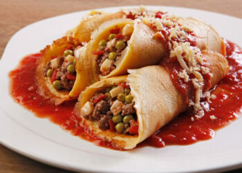 Receita de Panquecas com recheio de Carne e Ervilhas.