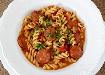 Receita de Macarrão com Linguiça.