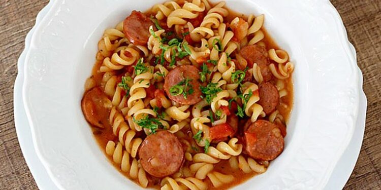 Receita de Macarrão com Linguiça.