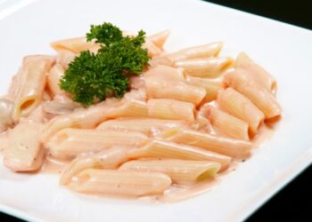 Receita de Macarrão com Molho Rosé.