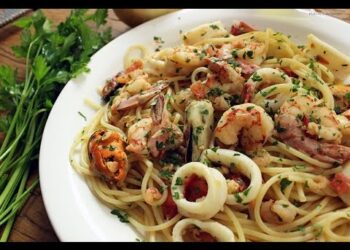 Receita de Macarrão com Frutos do Mar.