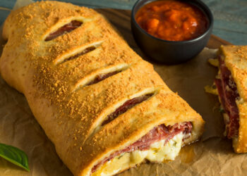 Receita de Rocambole de Forno Salgado.