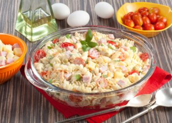 Receita de Salada de Maionese com Macarrão.