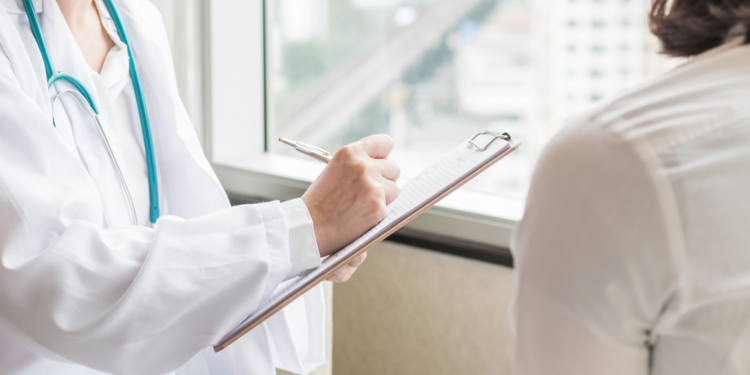 O que fazer ao ter diagnóstico HIV positivo