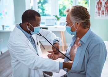 O que saber sobre insuficiência cardíaca e COVID-19