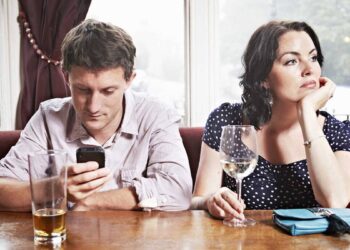 O que é Phubbing e como isso está arruinando os relacionamentos