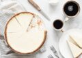 Descubra o segredo por trás do irresistível e ancestral sabor do cheesecake – uma jornada que une sabores da Grécia Antiga até os dias de hoje.