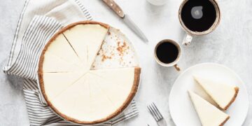 Descubra o segredo por trás do irresistível e ancestral sabor do cheesecake – uma jornada que une sabores da Grécia Antiga até os dias de hoje.