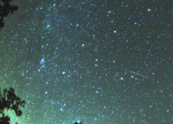 O nome "Perseids" vem da constelação de Perseus, que é onde o radiante, ou ponto de origem aparente, dos meteoros está localizado.