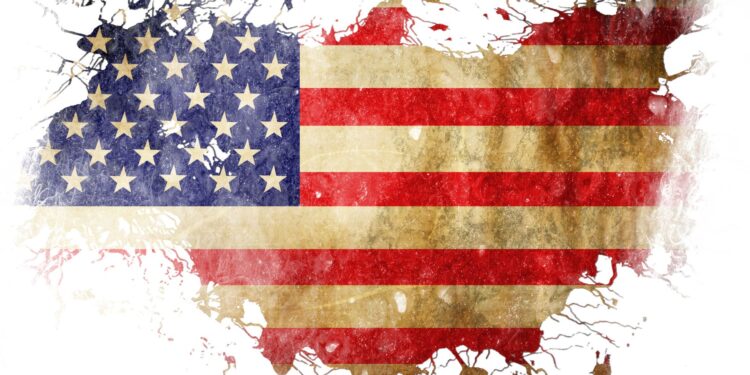 Em 11 de setembro de 2001, terroristas da Al-Qaeda sequestraram quatro aviões, atingindo as Torres Gêmeas, o Pentágono e causando quase 3.000 mortes. O ataque transformou políticas globais e segurança.