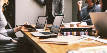 A escolha do servidor de arquivos em nuvem mais adequado depende das necessidades específicas de cada empresa