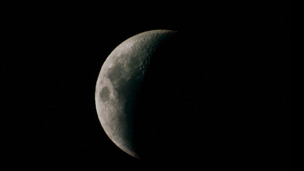 Confira os dias de Lua Minguante neste ano e conheça lendas, simpatias e mitos que envolvem esta fase da Lua